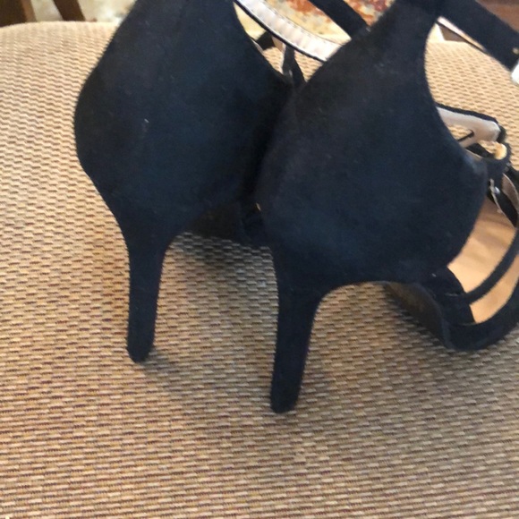 ModCloth TG Bow Heels Black Suede Size 7 - Picture 3 of 4